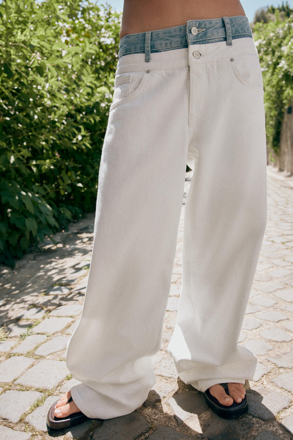 JEANS TRF RECTOS CINTURILLA DOBLE TIRO MEDIO / Blanco