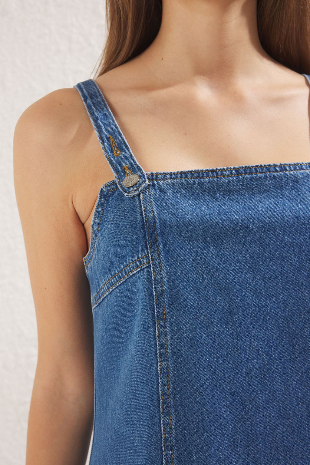 Trendyolmilla Mavi Mini Ask?l? Volanl? Denim Elbise TWOSS25EL00152  фото 4