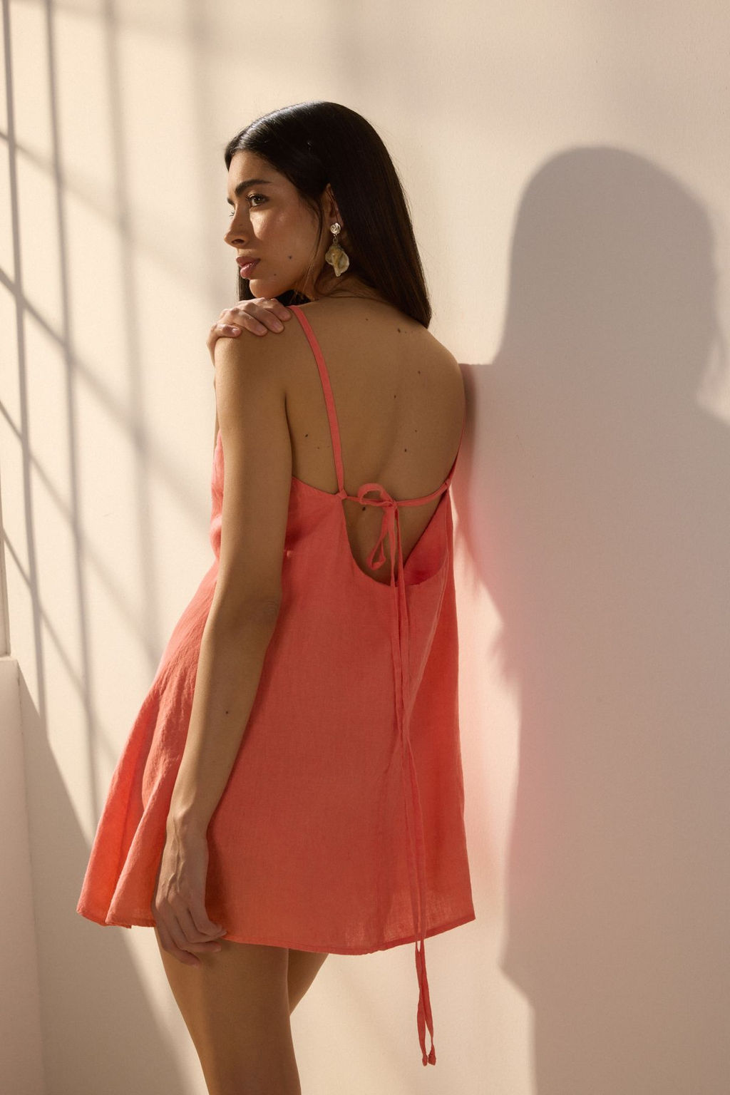 TRENDYOLMILLA Siyah Mini Dokuma %100 Keten Plaj Elbisesi TBESS25EL00103 фото 8