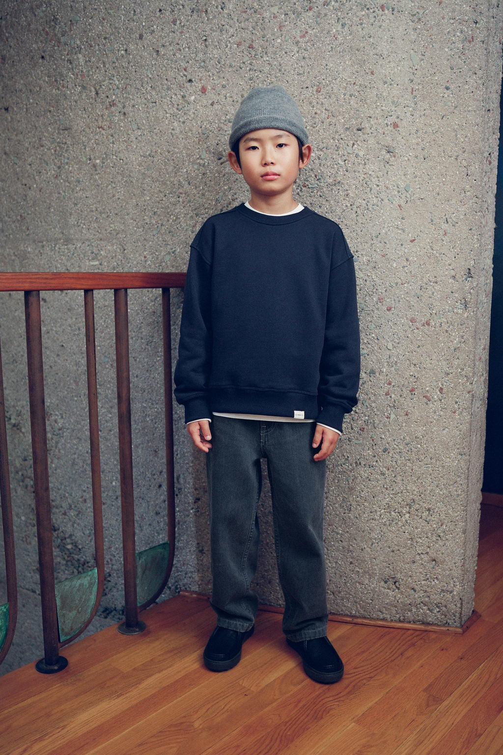 BASIC LABEL SWEATSHIRT