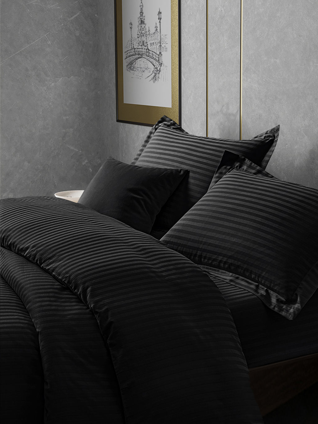 Постельное белье сатин страйп с простыней на резинке в подарочной упаковке - Черный Евро с прост.на резинке 180*200*25 (нав.70х70)