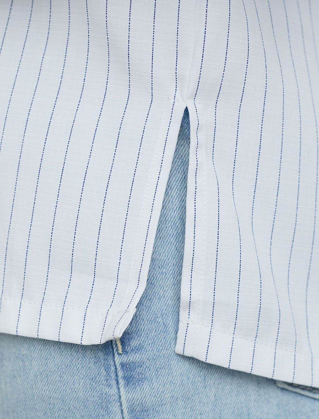 Блузка свободного силуэта в тонкую полоску из эластичного хлопка с добавлением льна - Vilatte фото 4