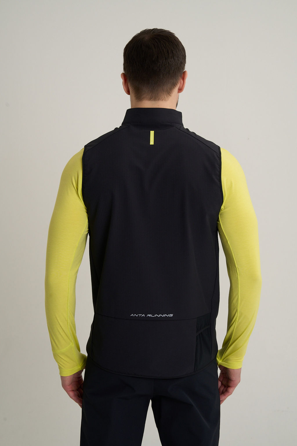 Жилет Черный ANTA RUNNING Woven Vest  фото 6