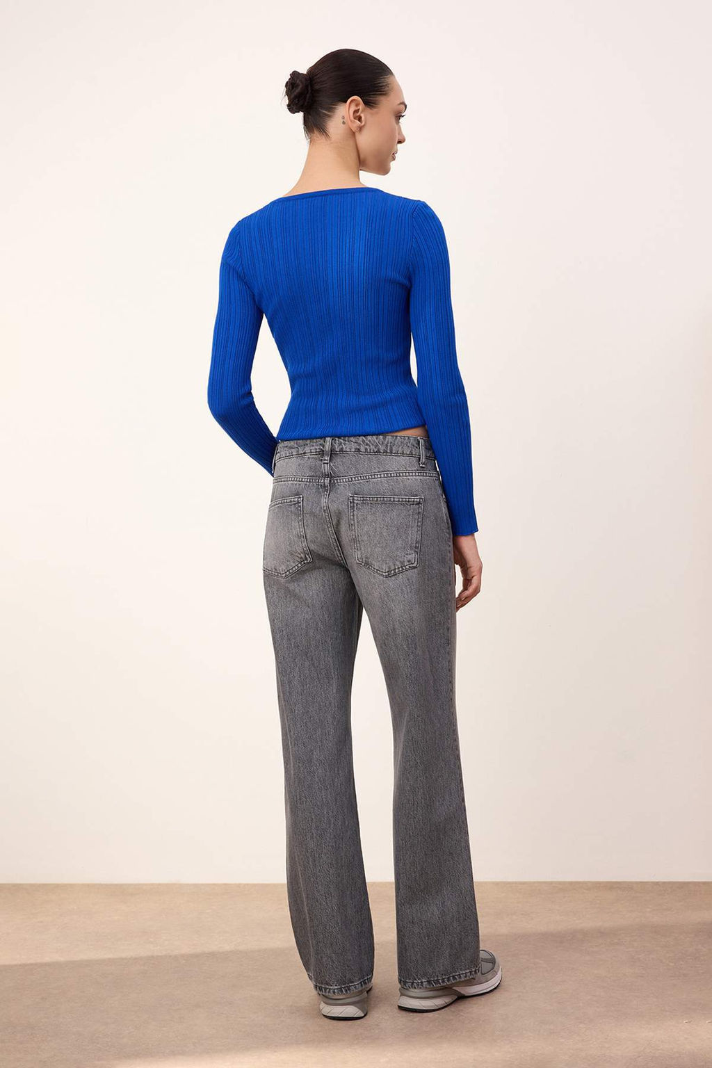 Trendyolmilla Wardrope Essentials Gri Dusuk Bel 100% Pamuk Wide Leg Genis Paca Jeans TWOSS26JE00131