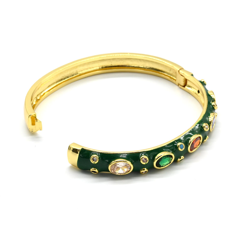Браслет круглый с эмалью и цирконами цв.зеленый, 16,5см