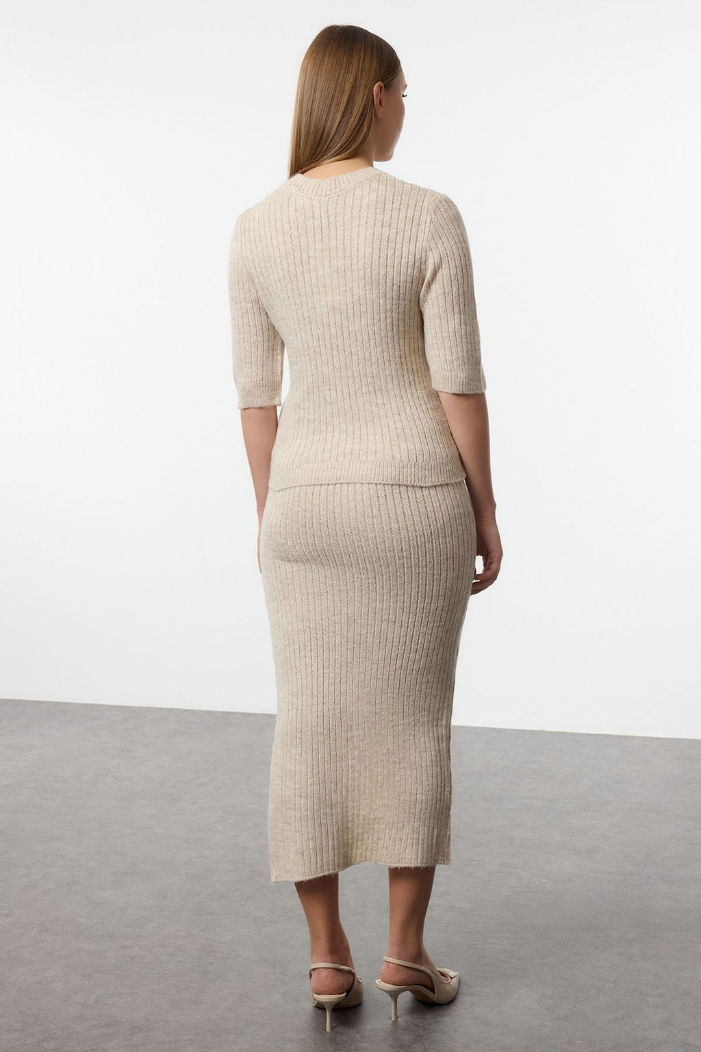 Ekru Yumusak Dokulu Triko Alt-Ust Tak?m TWOAW25AU00046 - Trendyolmilla фото 5