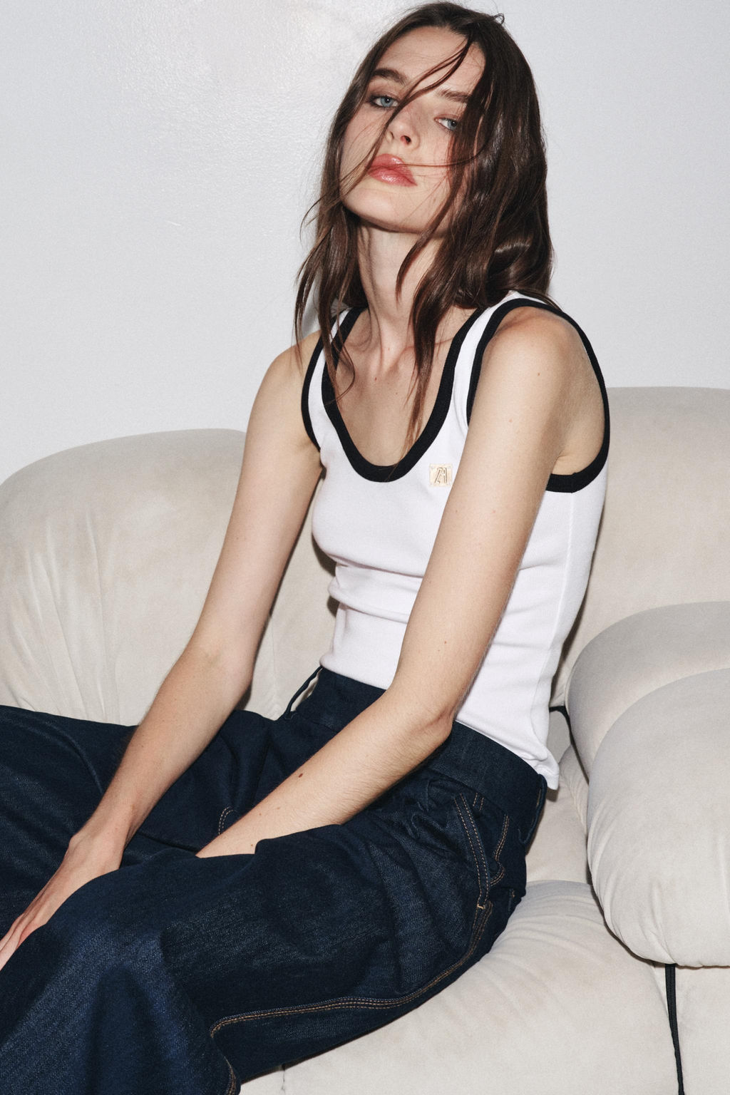 ZARA TOP WITH CONTRAST TRIMS AND BROOCH  фото 11