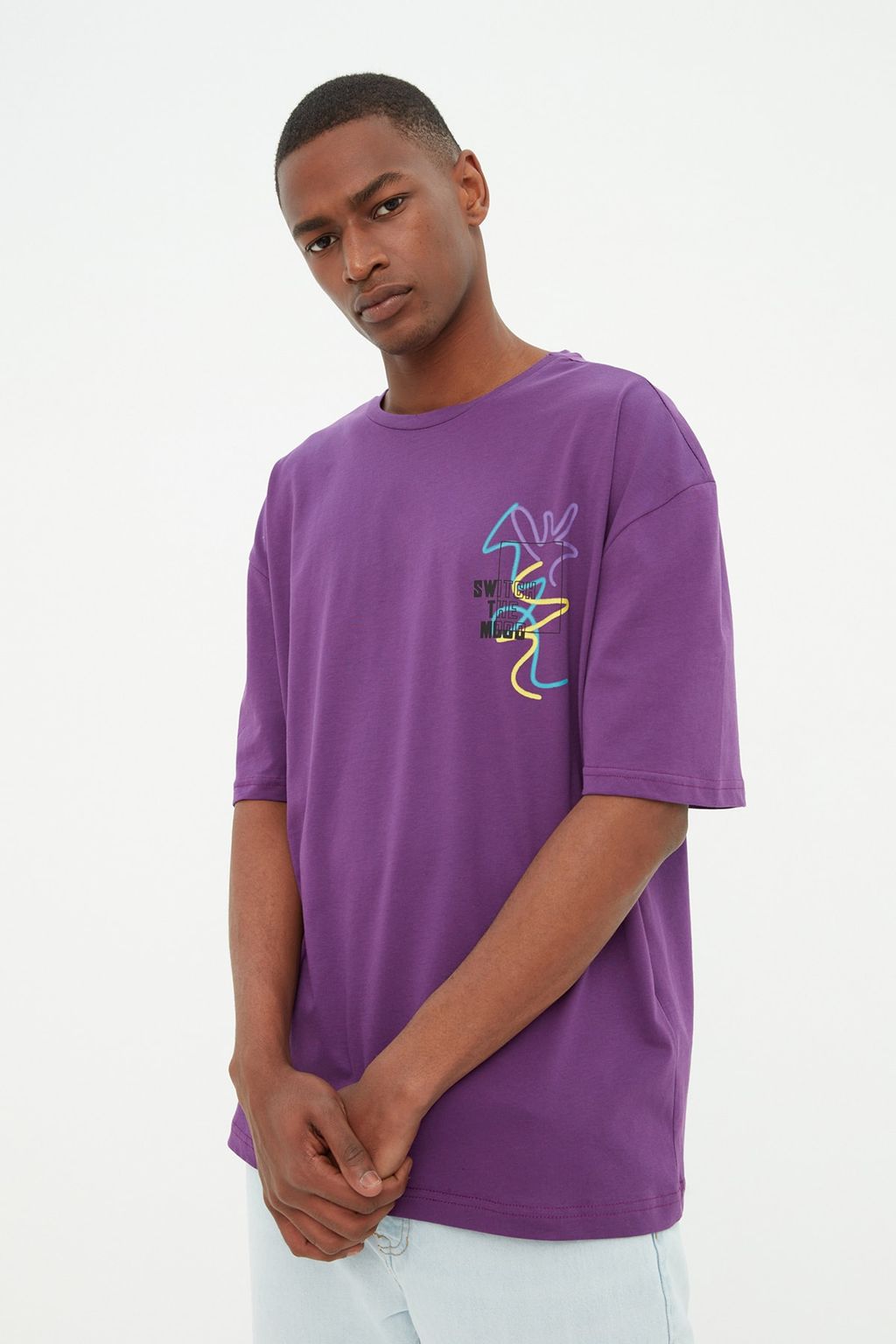 TRENDYOL MAN Siyah Oversize/Genis Kesim Yaz? Bask?l? %100 Pamuklu T-Shirt TMNSS21TS3438 - Trendyolmilla фото 3