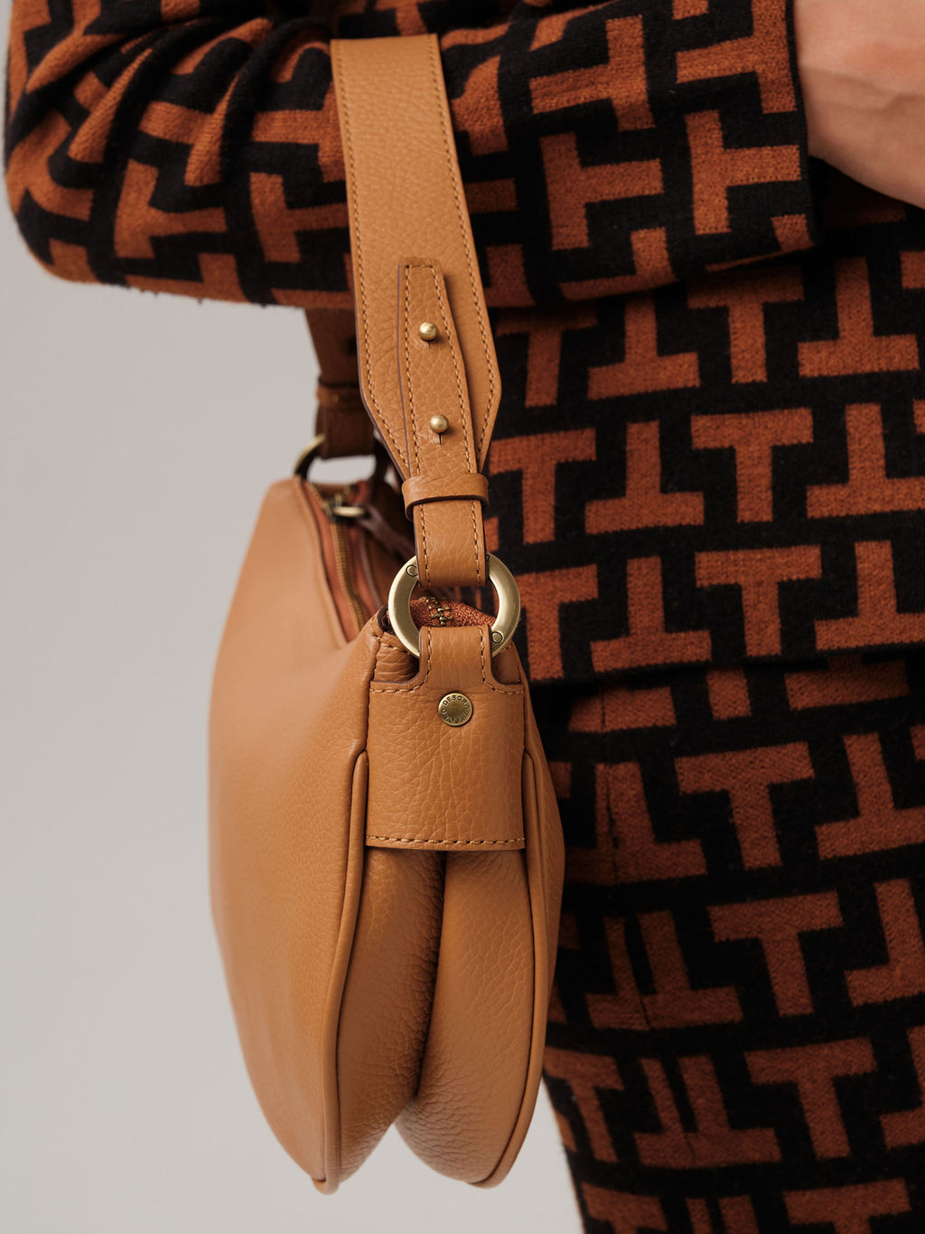 Сумка Deboro 30719 коричневый лист