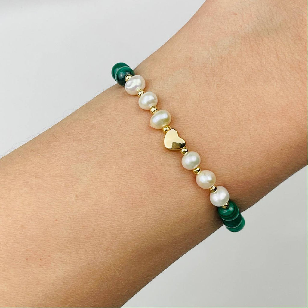 Браслет из Малахита и Жемчуга со вставкой "Сердце" 17 см
