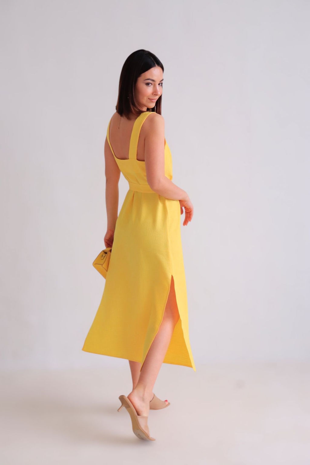 Martichelli Сарафан на широких бретелях жёлтый изо льна