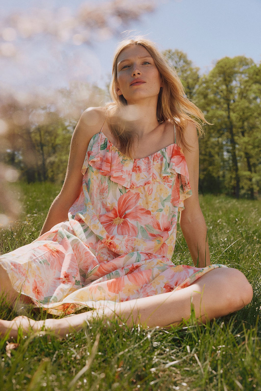 Vestido de tirantes con volante - H&m фото 2