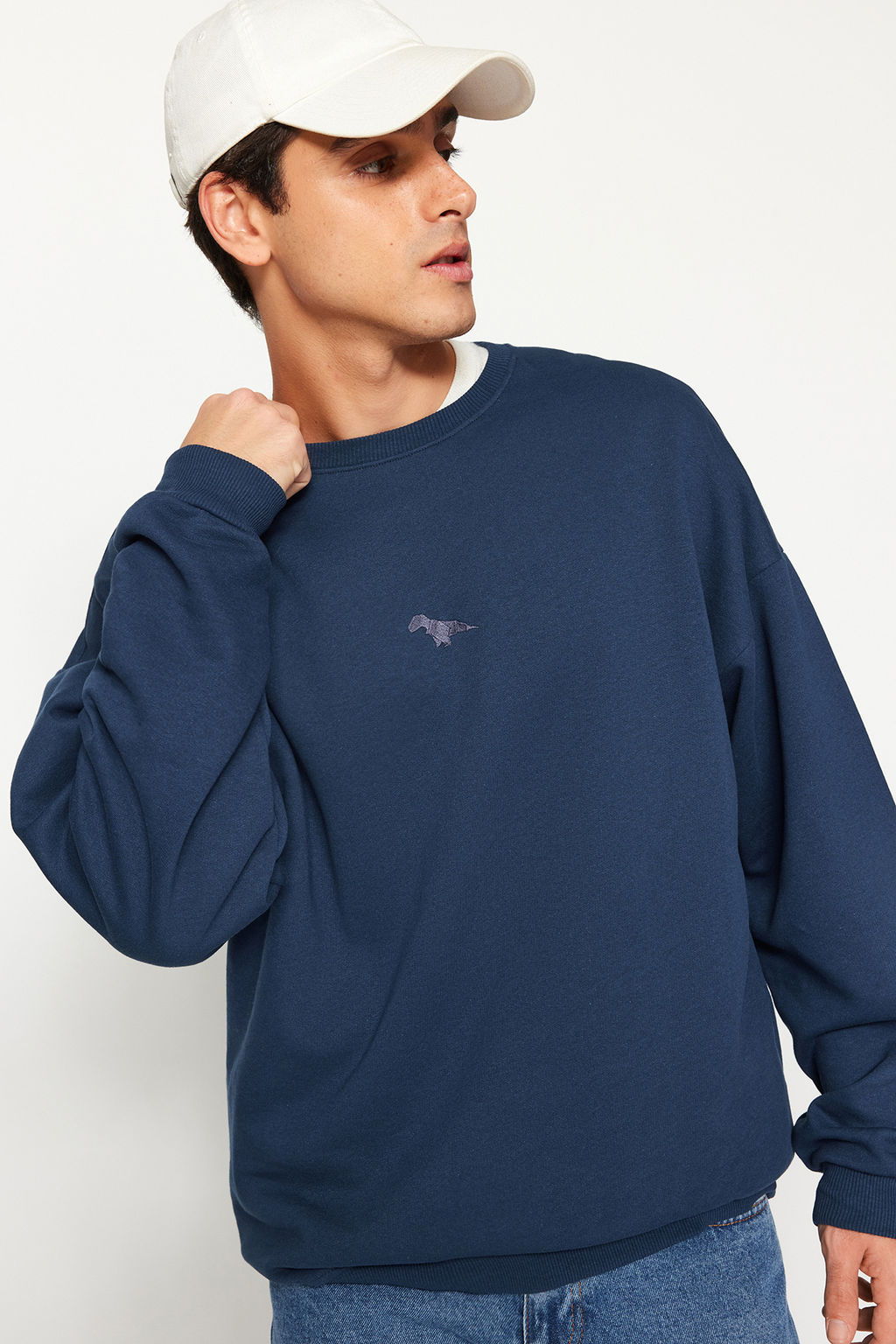 TRENDYOL MAN Gri Bisiklet Yaka Oversize/Genis Kesim Ici Polar/S?cak Tutan Dinozor Nak?s Sweatshirt TMNAW24SW00064 - Trendyolmilla фото 7