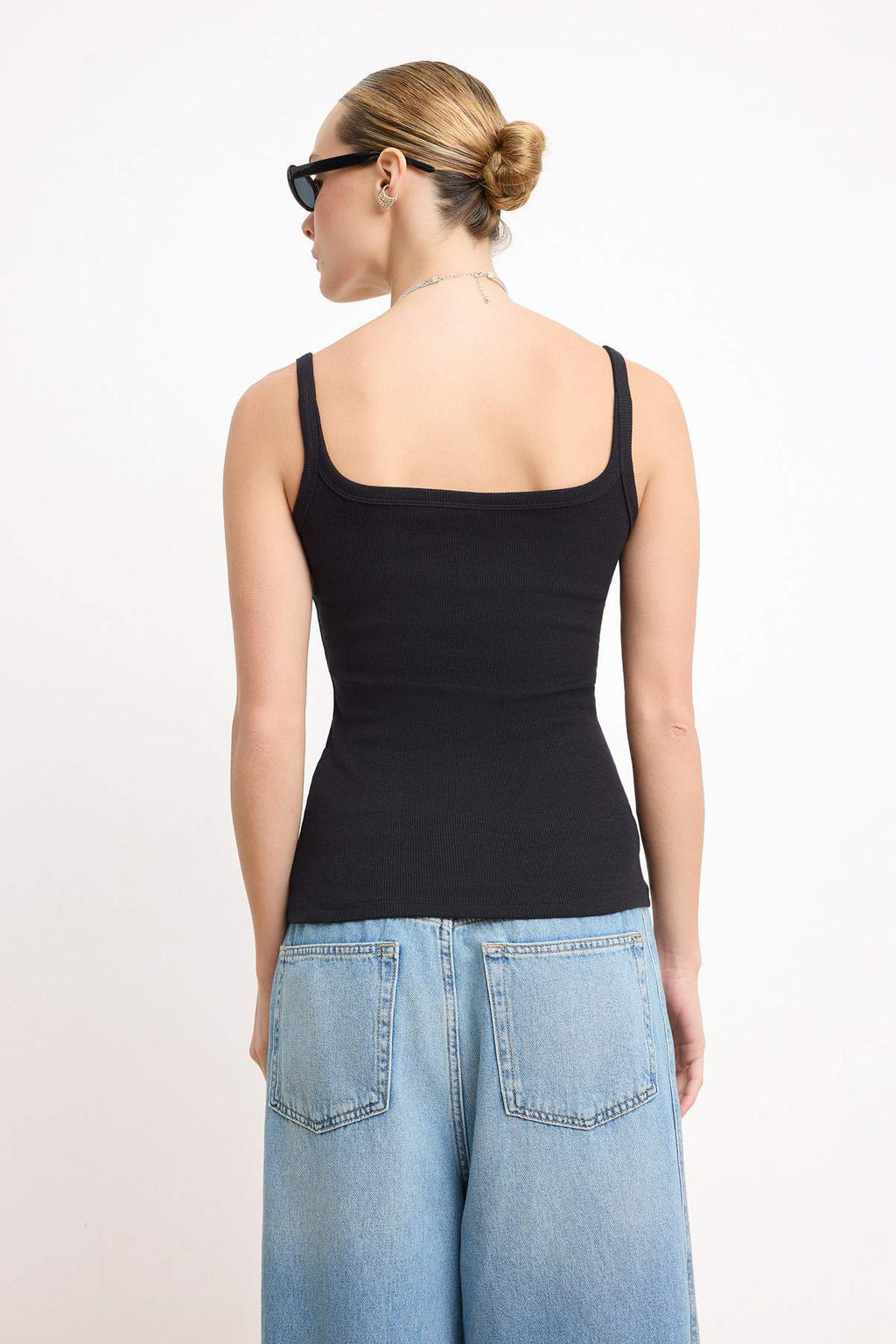 Siyah Fitted/Vucuda Oturan Kare Yaka Kolsuz Aplike Fitilli Esnek Orme Atlet TWOSS26AL00015