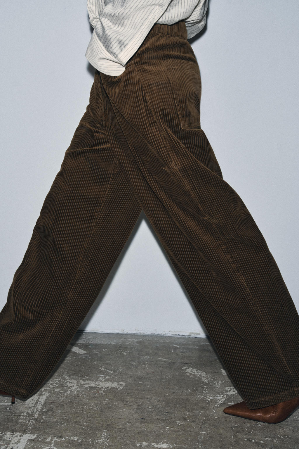 ZW COLLECTION WIDE-LEG CORDUROY TROUSERS - Zara фото 4