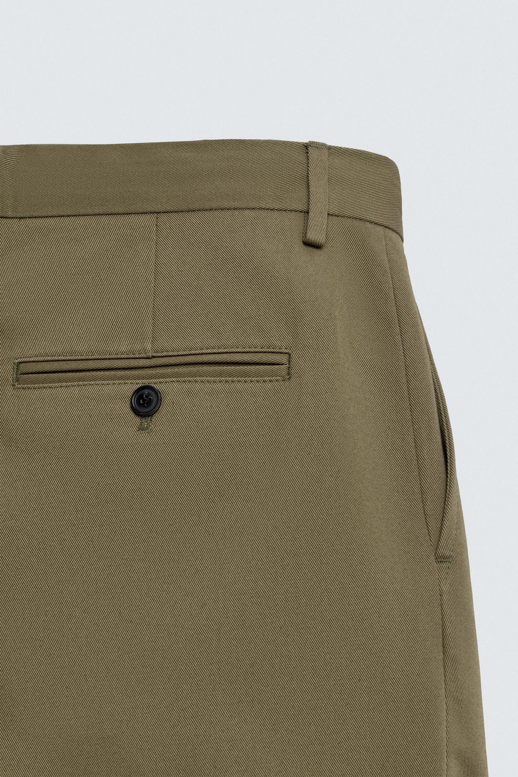 BERMUDA CORTA PLIEGUES AARON LEVINE X ZARA / KAKI OSCURO