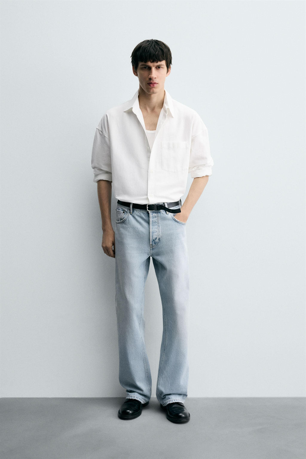 FLARED FIT JEANS