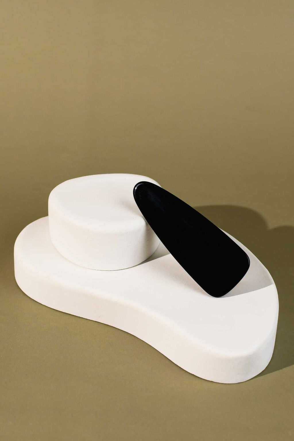 Заколка для волос зажим, арт. 71797 / 10 ЧЕРНАЯ (в наборе: 1шт., 6,9 см, черный металл, ацетилцеллюлоза, цвет: чёрный, подложка из мелованного картона + ПЭТ-пакет с европодвесом)