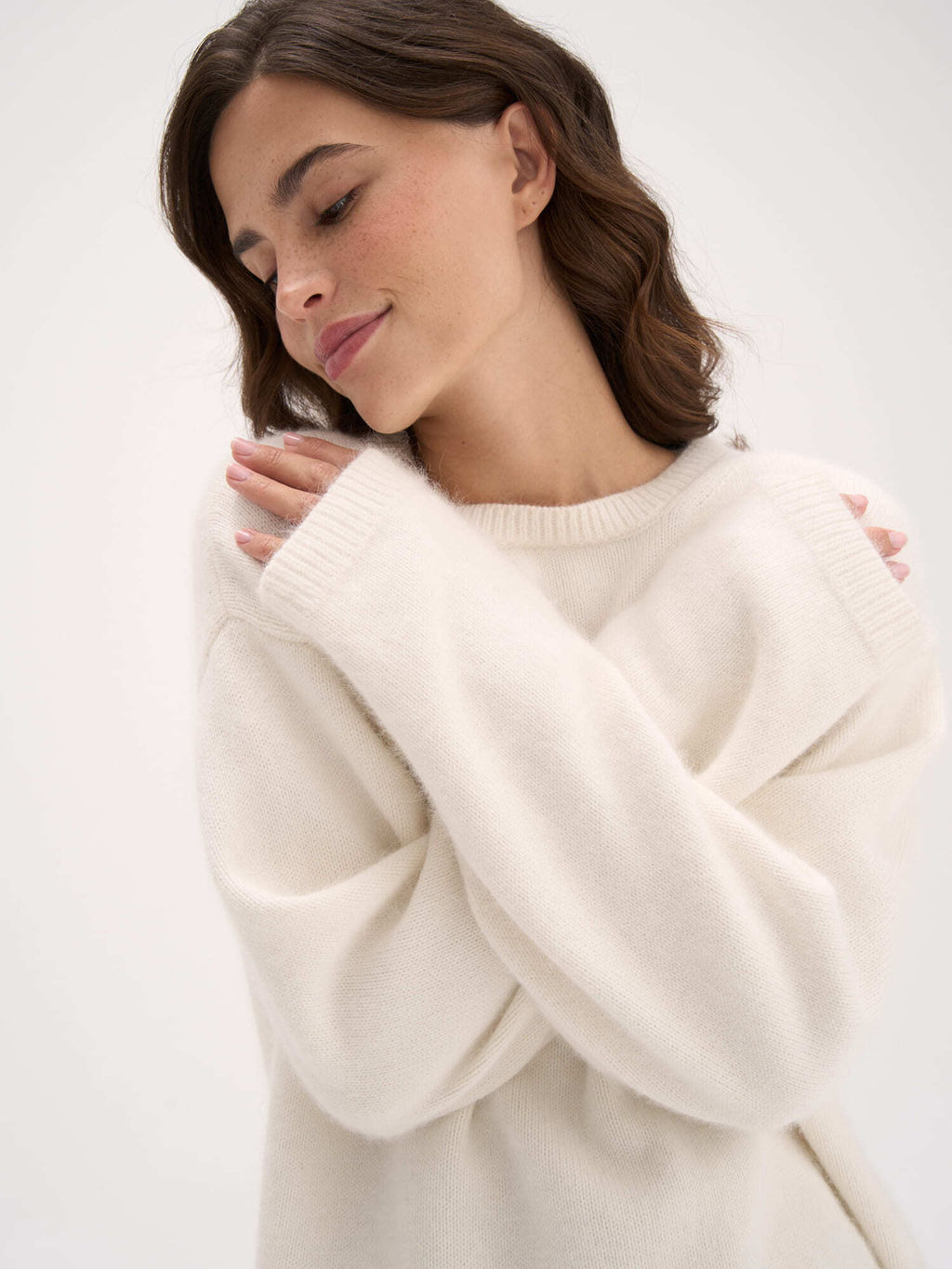 Джемпер с шерстью енота "Молоко" женский