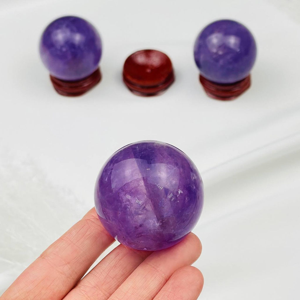 Шар из Аметиста на подставке