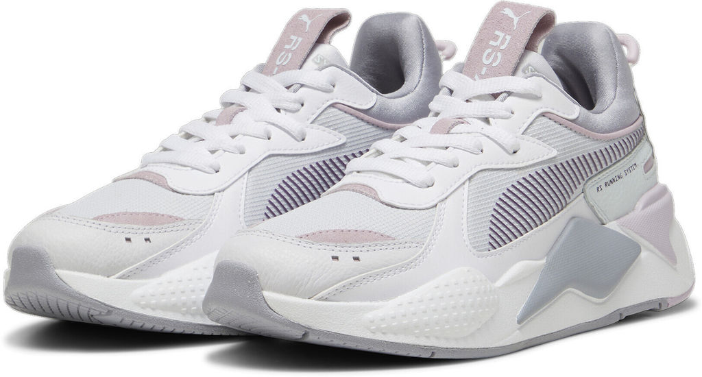 Кроссовки женские