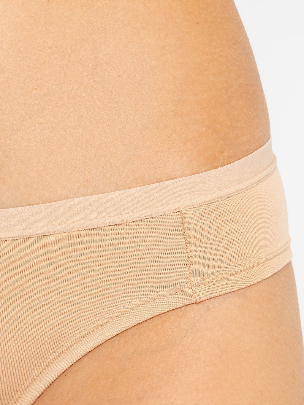 Цена за 2 шт.!!! Трусы женские бразилиана в бежевом оттенке обжаренный миндаль 412247H - Mark formelle фото 4