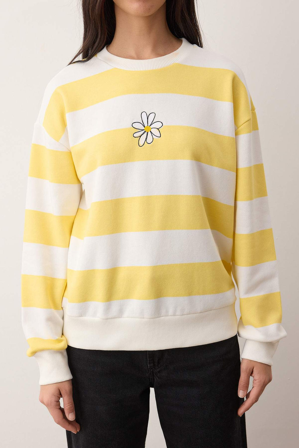 Sar? Bask?l? Nak?sl? Regular/Normal Kesim Orme Sweatshirt TWOAW26SW00230 - Trendyolmilla фото 3