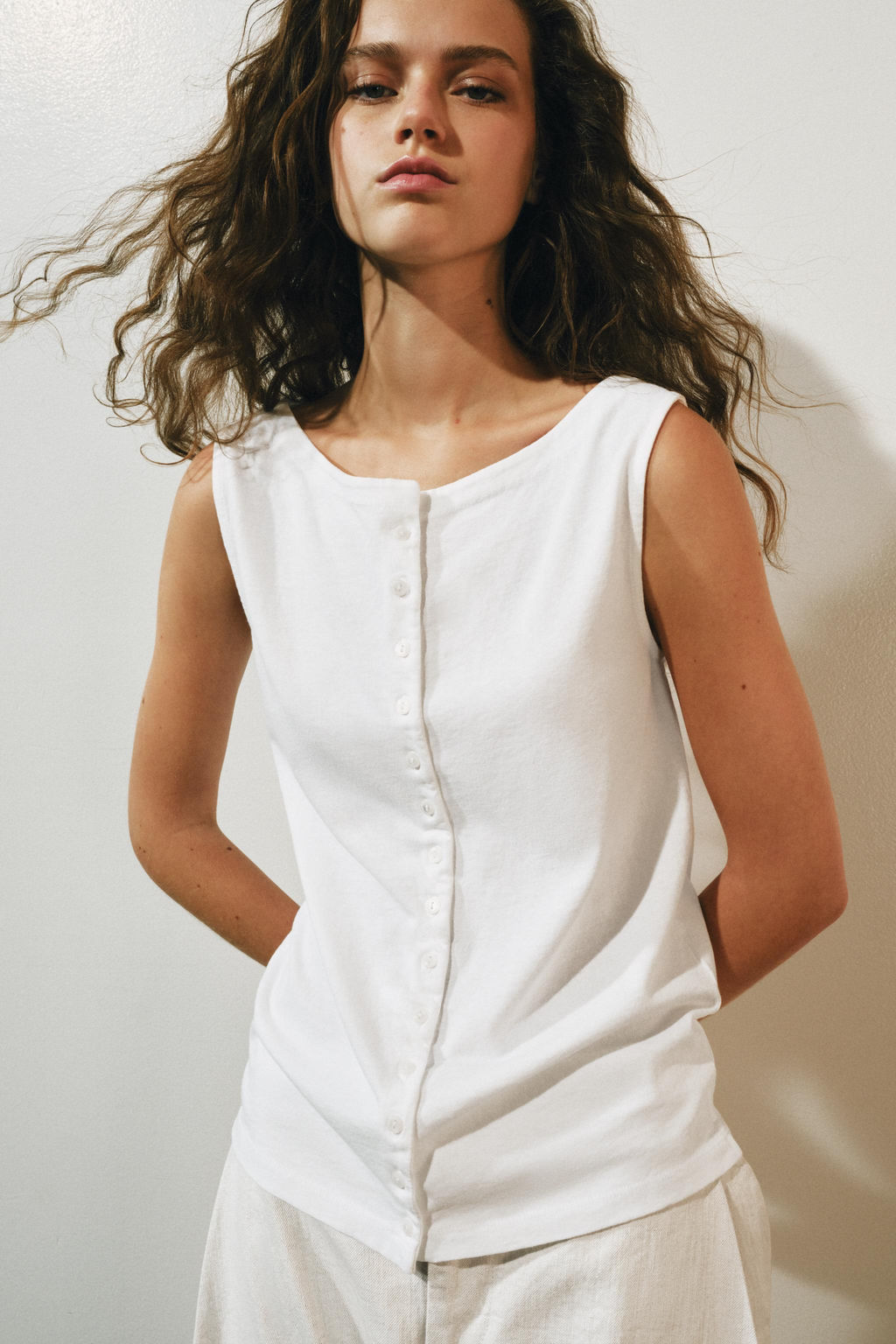 CAMISETA MANGA SISA BOTONES / Blanco - Zara фото 2