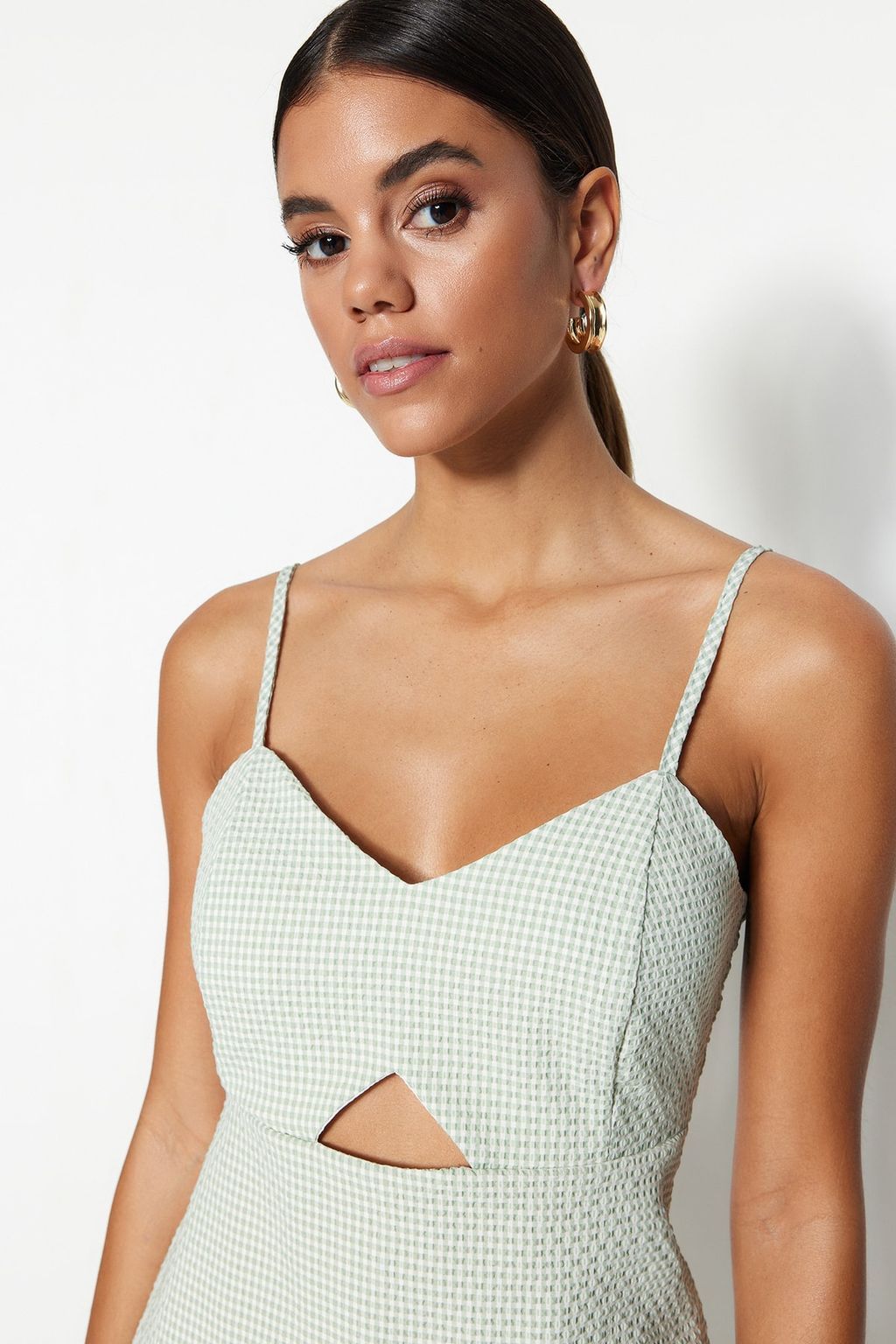 TRENDYOLMILLA Yesil Kareli Pencere Detayl? Ask?l? Mini Dokuma Tulum TWOSS22TU0277  фото 7