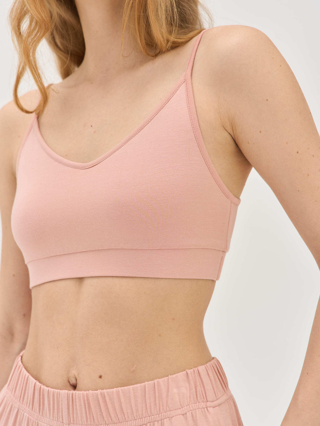 Топ на регулируемых лямках "Персик" женский