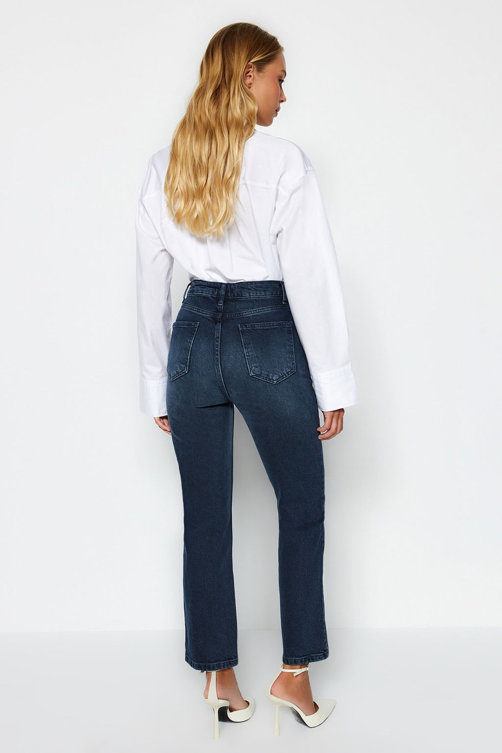TRENDYOLMILLA Gece Mavisi More Sustainable Yuksek Bel Comfort Straight Jeans TWOAW24JE00091