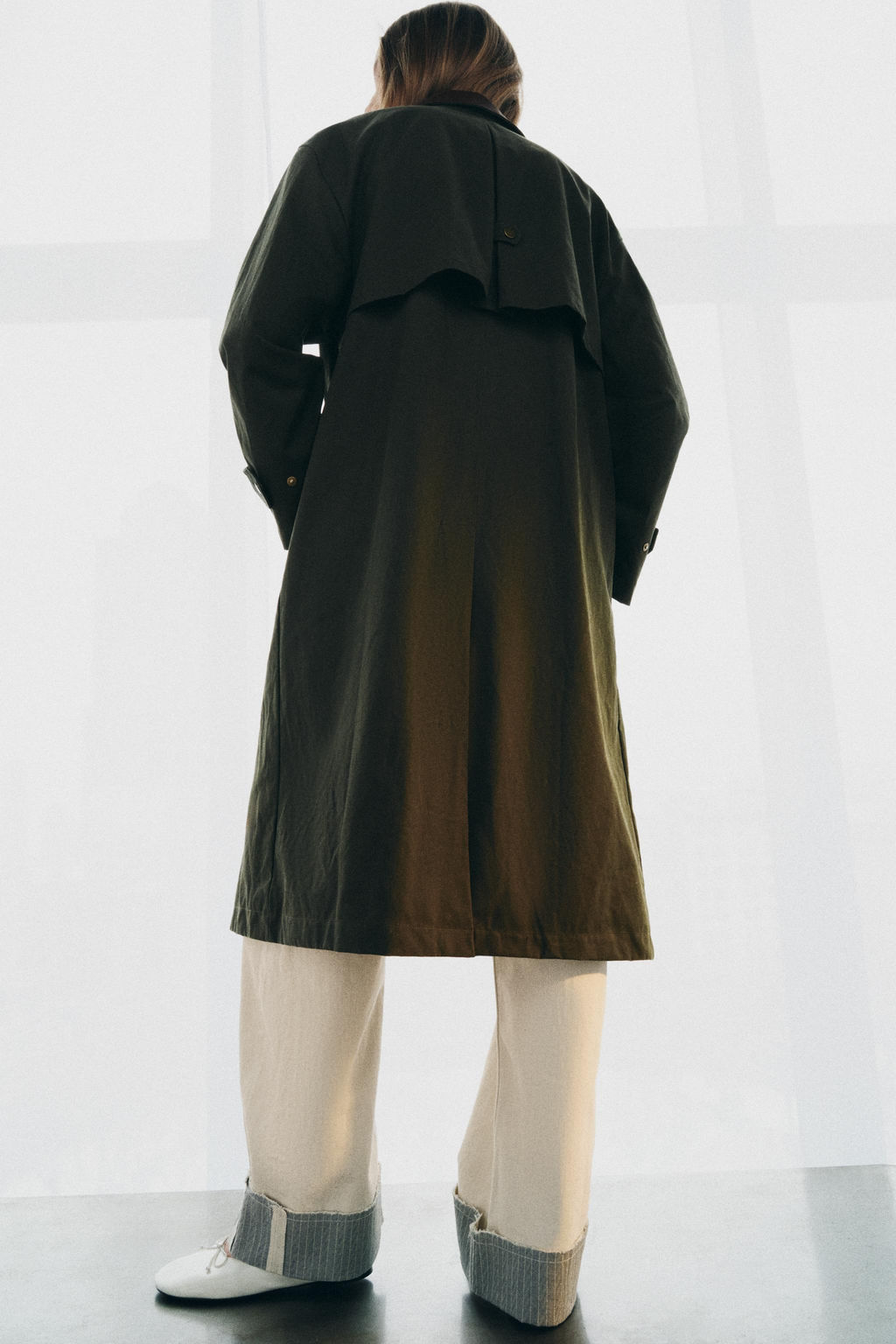 TRENCH CUELLO PIEL CONTRASTE ZW COLLECTION / Verde gris - Zara фото 5