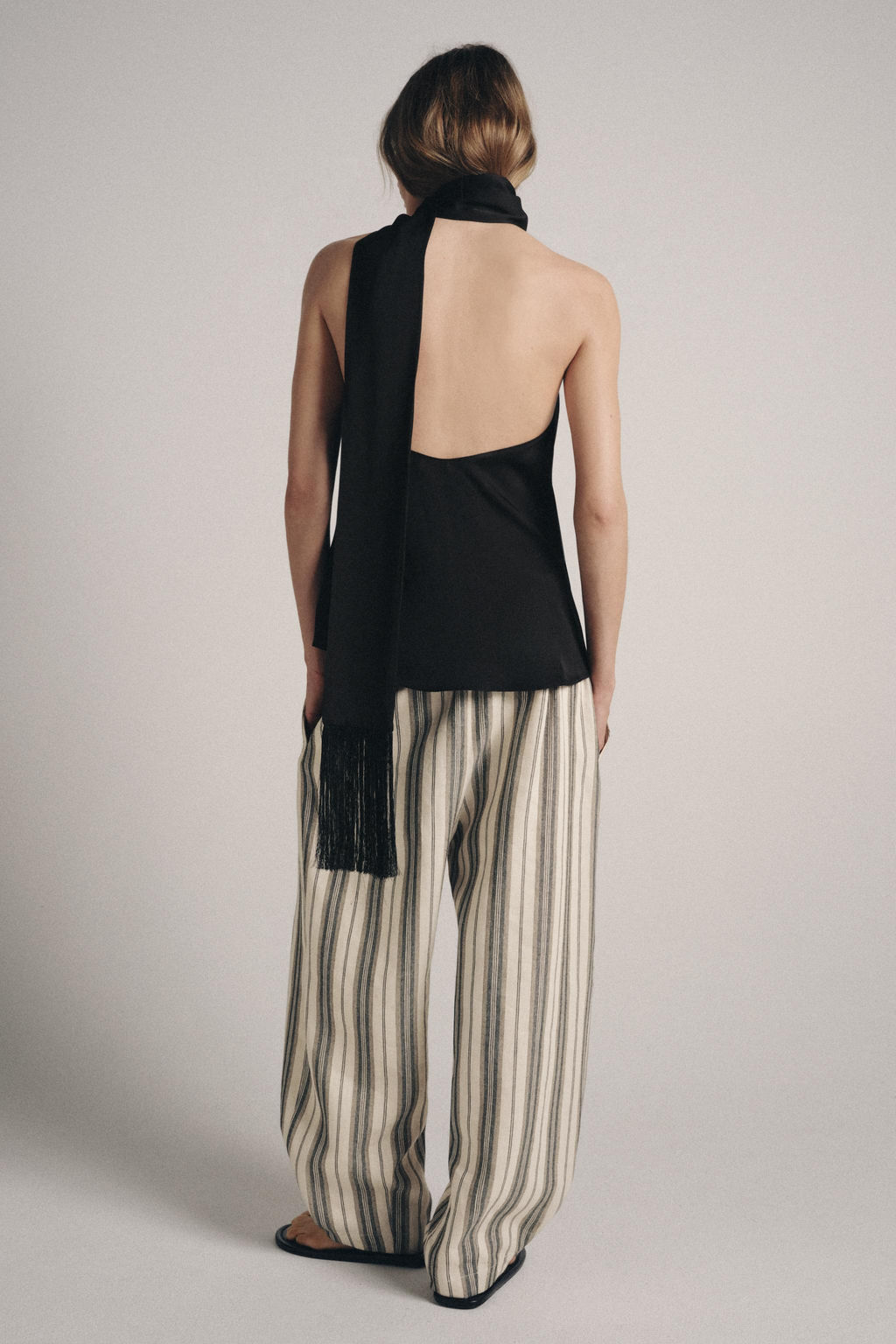 TOP HALTER PA?UELO FLECOS ZW COLLECTION / Negro - Zara фото 3