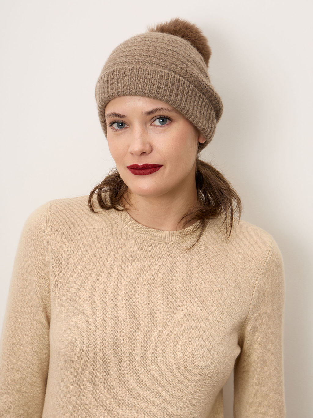 Шапка из кашемира 15-24-401-0C капучино