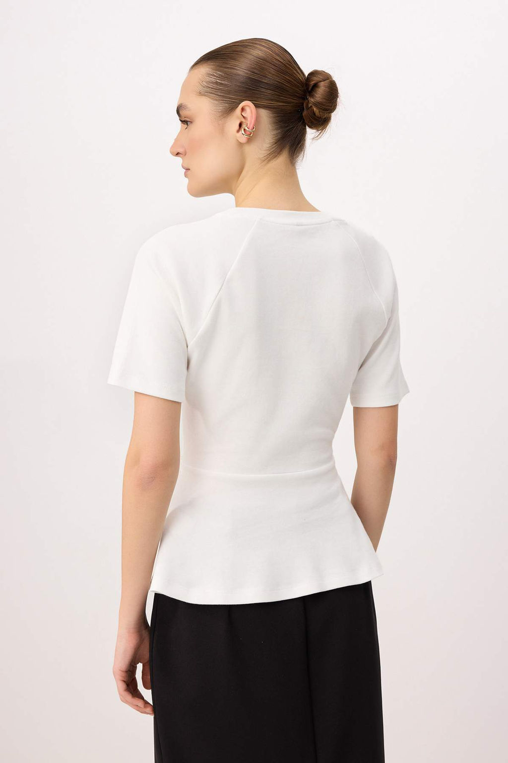 Ekru Peplum Reglan Kol K_sa Kollu Aksesuar Detayl_ _nterlok _rme Bluz TWOSS26BZ00242 - Trendyolmilla фото 4