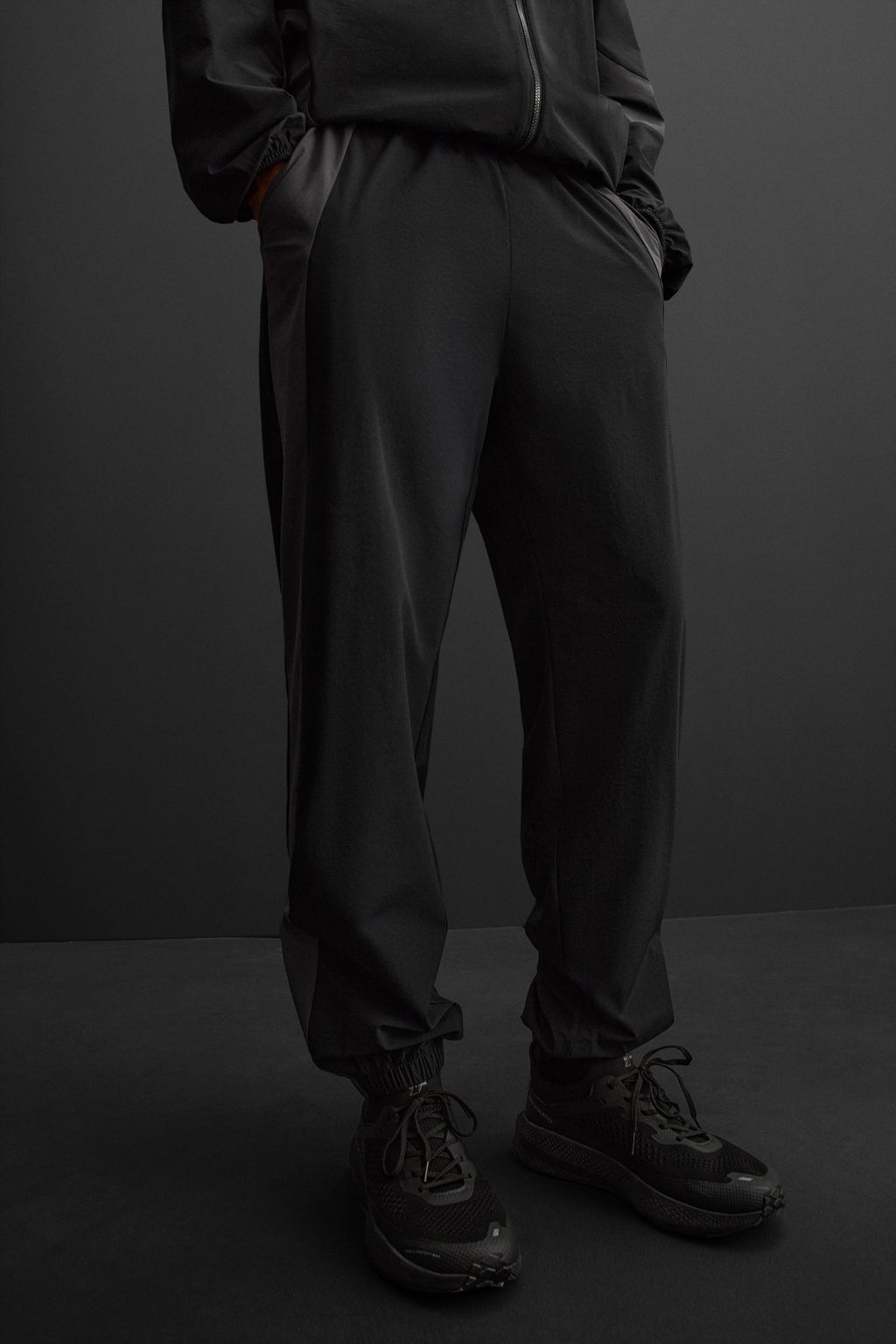 COLOUR BLOCK TECHNICAL TROUSERS - Zara фото 7