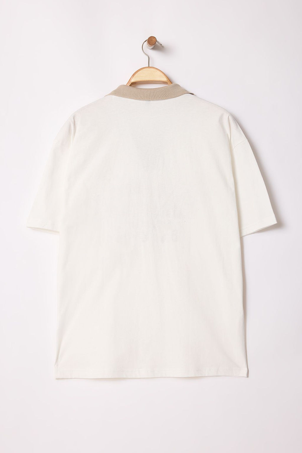 TRENDYOL MAN Limited Edition Ekru Oversize/Genis Kesim Ozel Nak?sl? Polo Yaka T-shirt TMNSS25PO00030 - Trendyolmilla фото 6