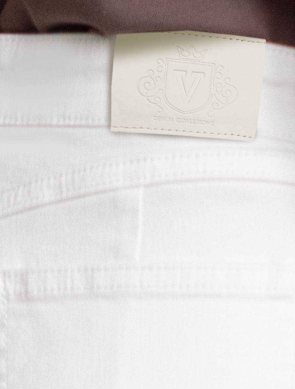 Свободные шорты с защипами из облегченного денима