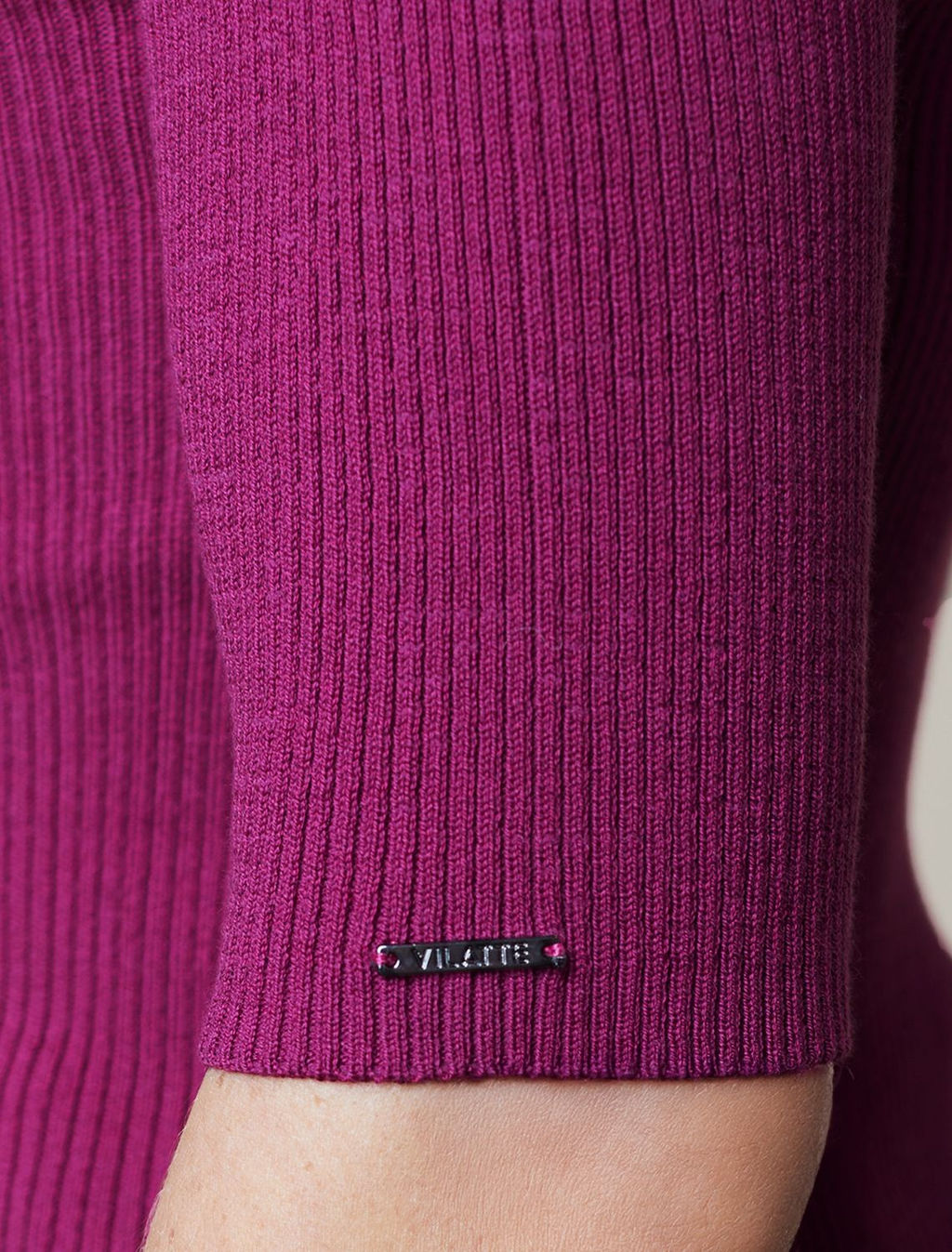 Водолазка тонкой вязки в рубчик из хлопка с нейлоном