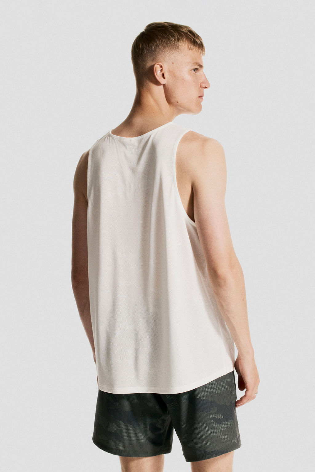 Camiseta de deporte con DryMove Regular Fit - H&m фото 5