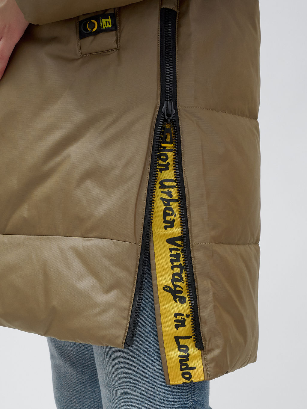 Куртка зимняя HaiLuoZi 871K женская коричневая с мехом енота утеплитель 260 г/м² - Mtforce фото 13