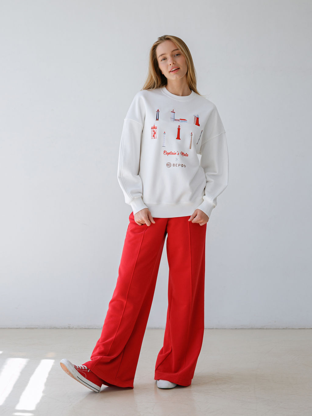 Свитшот женский Saint P. Lights