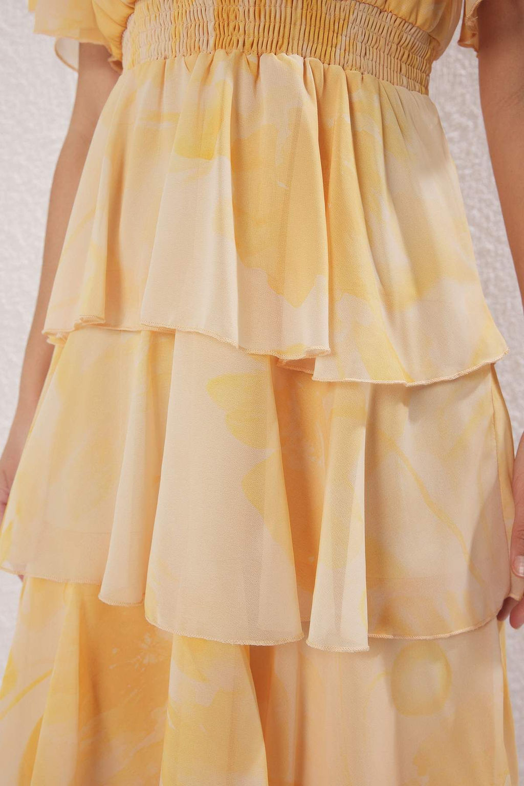 TRENDYOLMILLA Pembe Cicekli Etegi Belden Ac?lan Midi Dokuma Elbise TWOSS25EL00451  фото 7