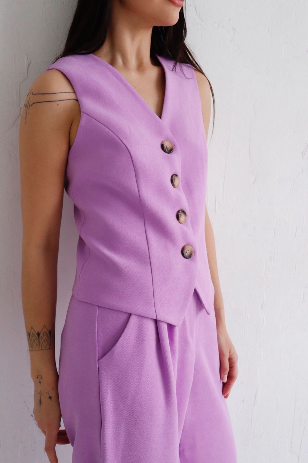 12442 Костюм брючный с жилетом сиреневый - Martichelli фото 6