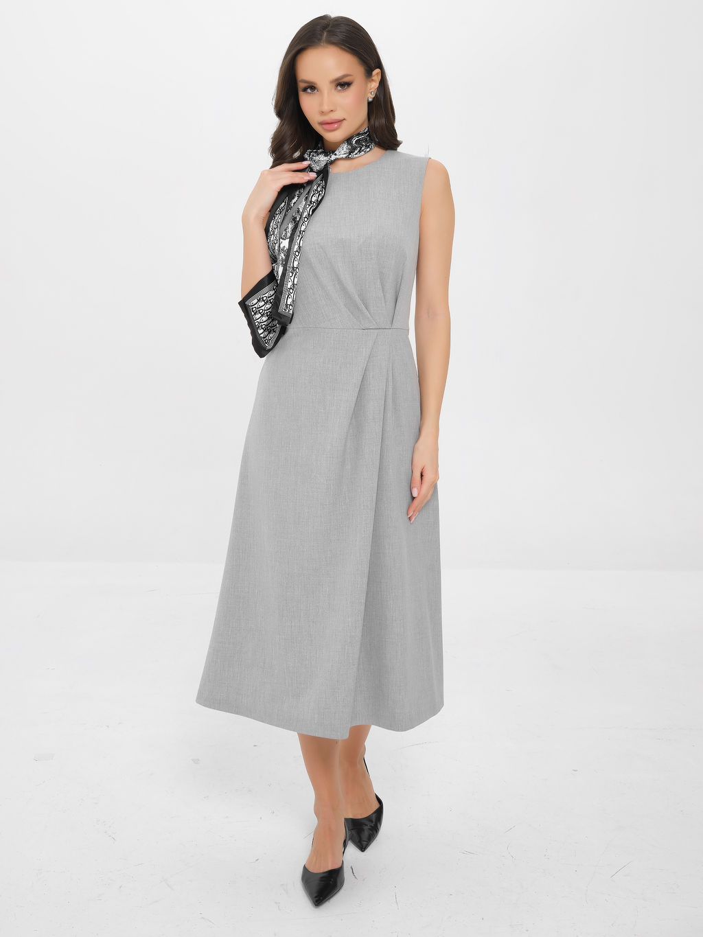 Платье без рукавов