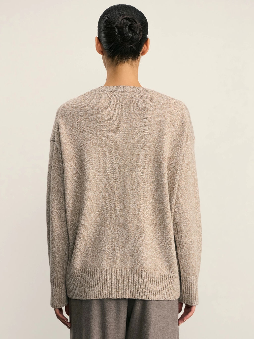 Джемпер свободного кроя с круглым вырезом / Zarina  фото 5