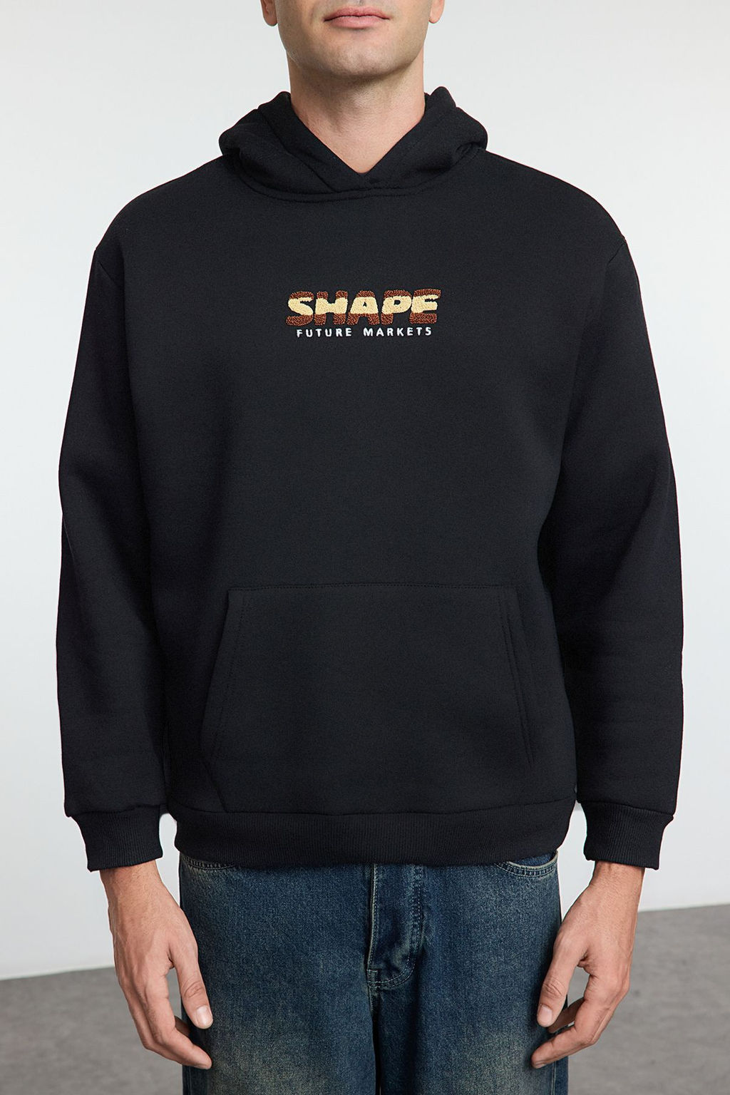TRENDYOL MAN Siyah Oversize/Genis Kesim Yaz? Bask?l? Kapusonlu Ici Polar Sweatshirt TMNAW25SW00100 - Trendyolmilla фото 3