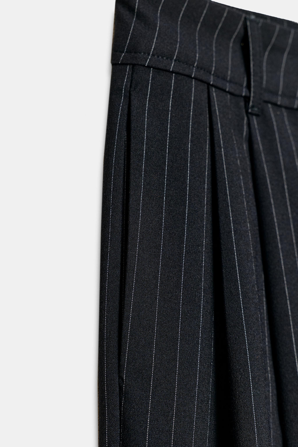 PINSTRIPED TROUSERS WITH DARTS AND POCKET FLAPS - Zara фото 7