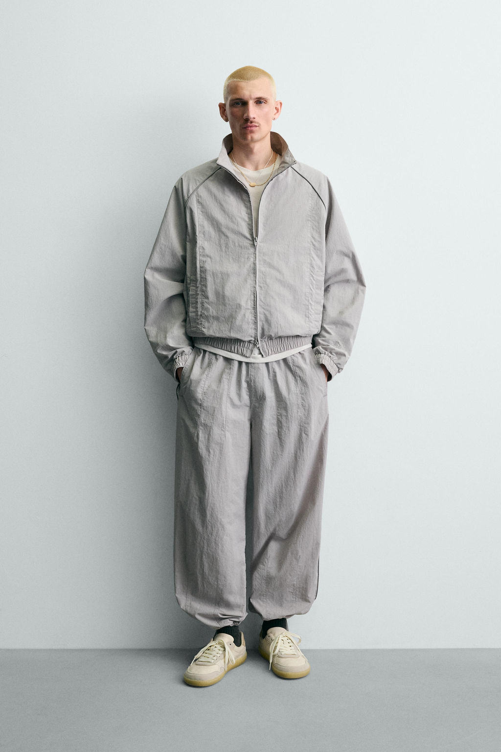 PANTAL?N JOGGER T?CNICO BANDAS CONTRASTE / Gris claro - Zara фото 11