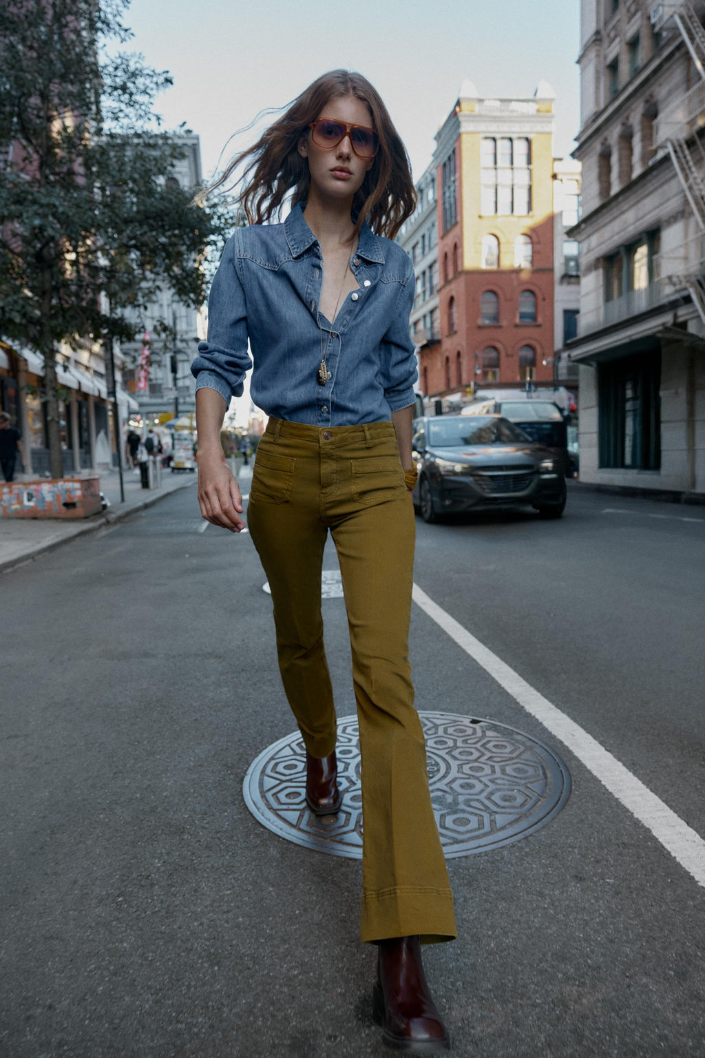 Z1975 HIGH-WAIST JEANS WITH PATCH POCKETS - Zara фото 9